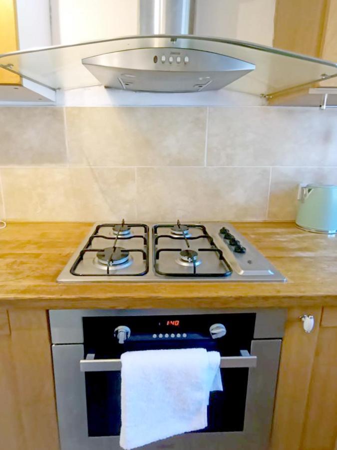 Cozy 4 Bedroom House In Smethwick With 4 Bathrooms Perfect For Contractors And Families Birmingham Exterior photo